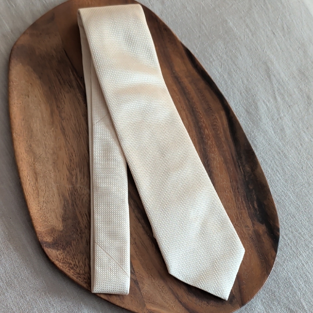 Elegant Silk Cream Tie Handmade In Italy